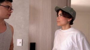 Delivery girls who suck your dick are 5 stars for good service – Lian Gray and Zari Lee